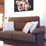Floor Flat & Garage Appartement *