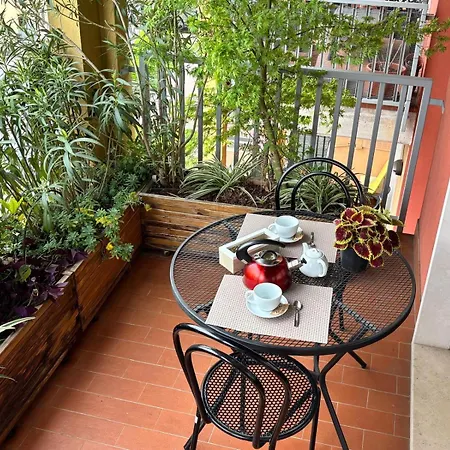 Verona Top Floor Flat & Garage *