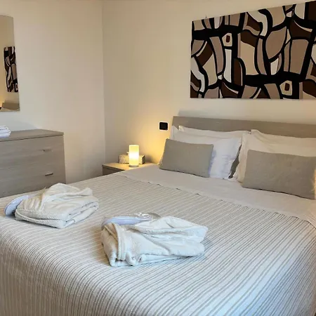 Διαμέρισμα Verona Top Floor Flat & Garage Βερόνα