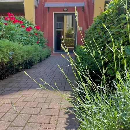 Verona Top Floor Flat & Garage * Βερόνα