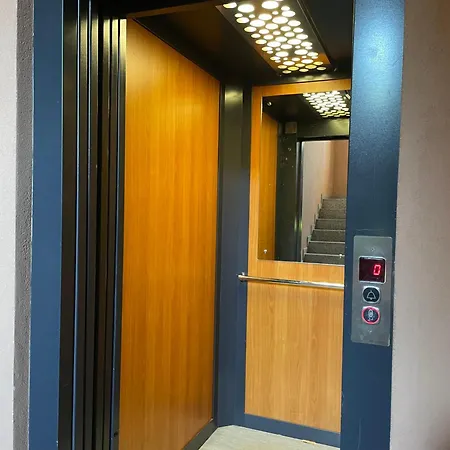 Lägenhet Verona Top Floor Flat & Garage