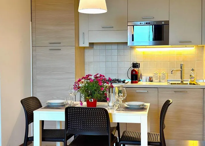 Verona Top Floor Flat & Garage