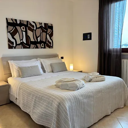 アパート Verona Top Floor Flat & Garage ヴェローナ