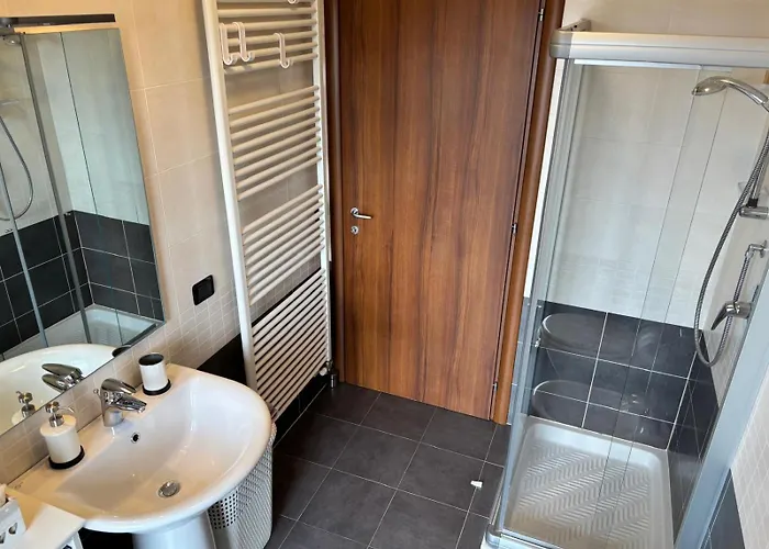 Floor Flat & Garage *