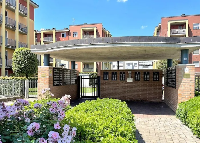 Floor Flat & Garage Apartment Verona