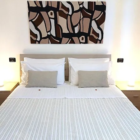 Floor Flat & Garage Apartment Verona