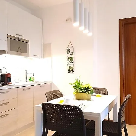 Apartment Floor Flat & Garage Verona