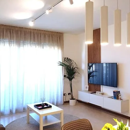 Apartment Floor Flat & Garage Verona