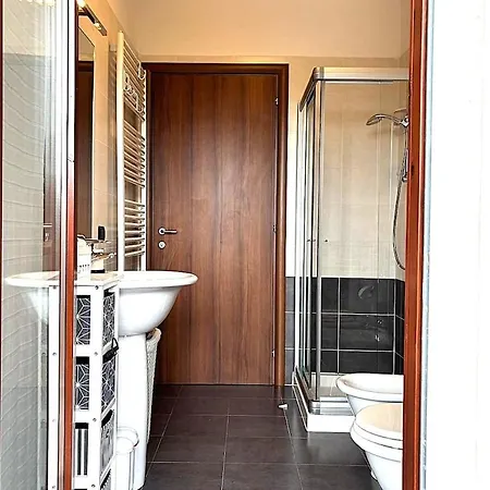 Floor Flat & Garage Apartment Verona