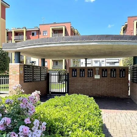 Floor Flat & Garage Apartment Verona