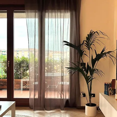 Verona Top Floor Flat & Garage * Verona