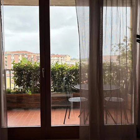 Verona Top Floor Flat & Garage Daire Verona